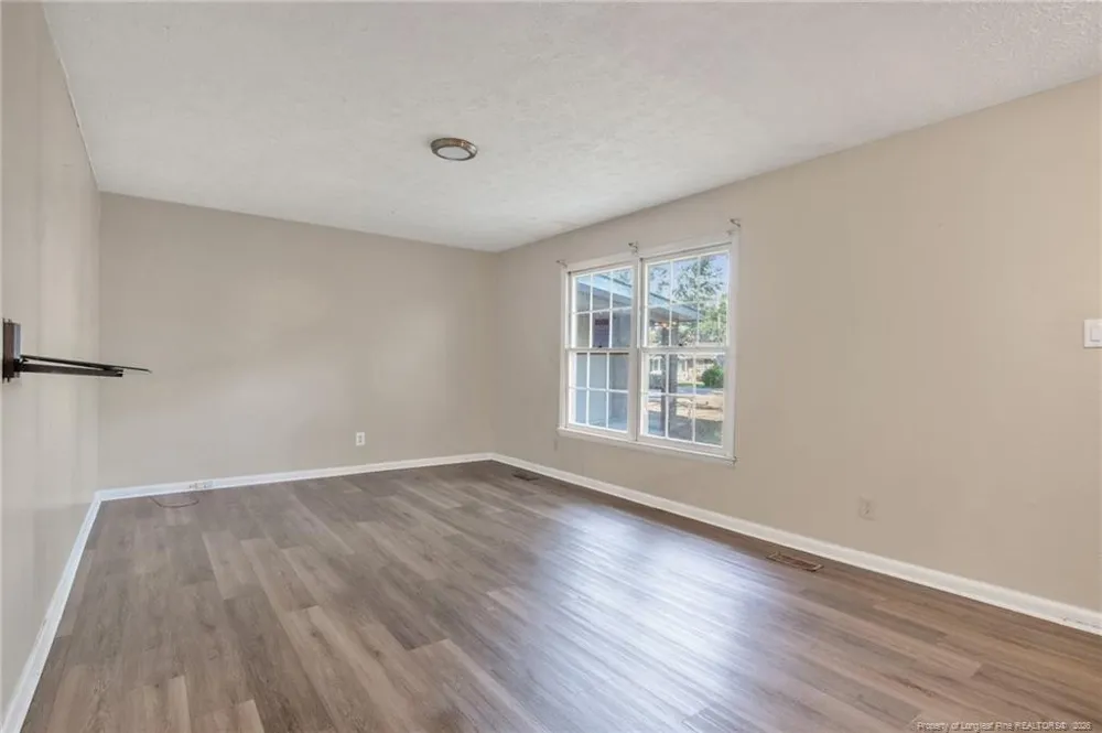 733 Goodyear Drive Spring Lake, NC 28390