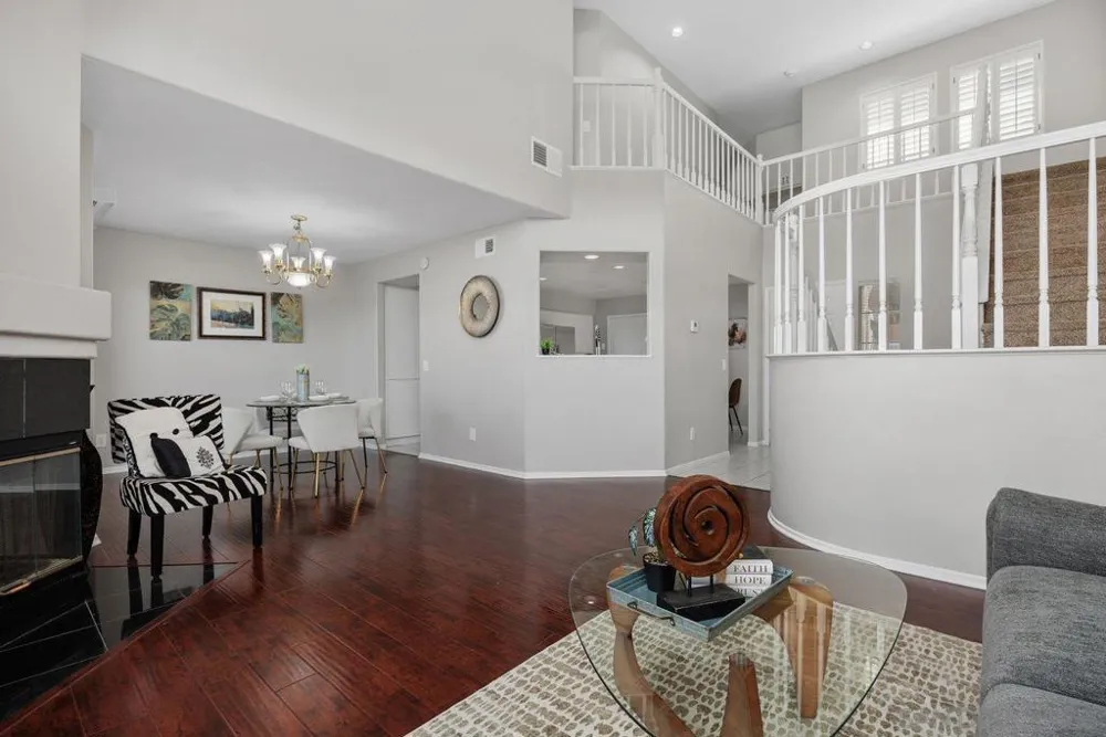 11916 Tivoli Park #8 San Diego, CA 92128