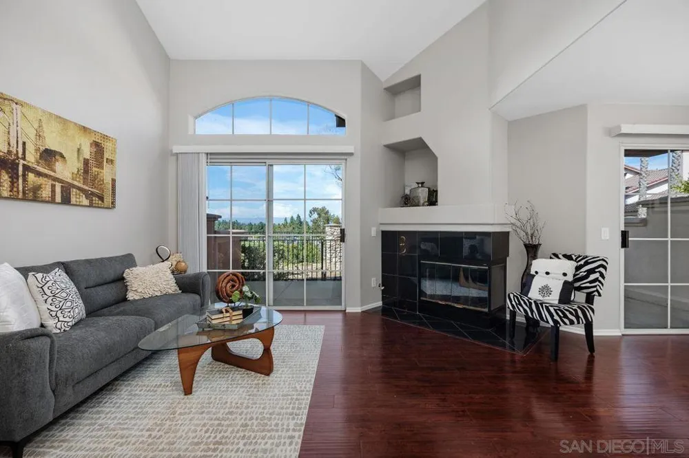 11916 Tivoli Park #8 San Diego, CA 92128