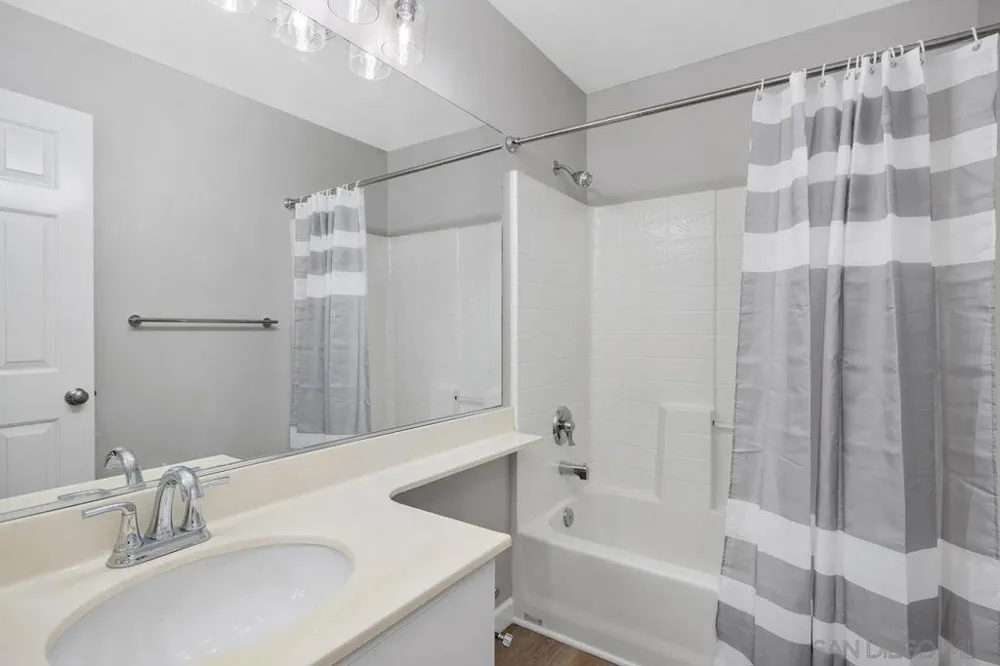11916 Tivoli Park #8 San Diego, CA 92128