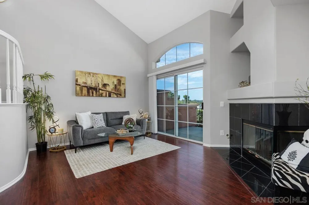 11916 Tivoli Park #8 San Diego, CA 92128