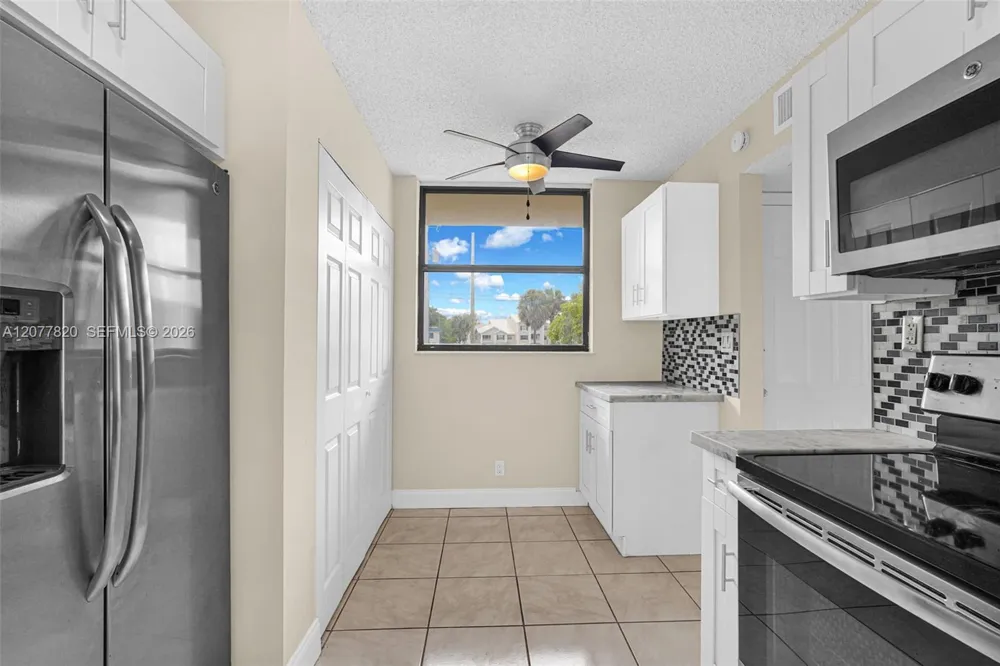 117 Lake Emerald Dr #204 Oakland Park, FL 33309