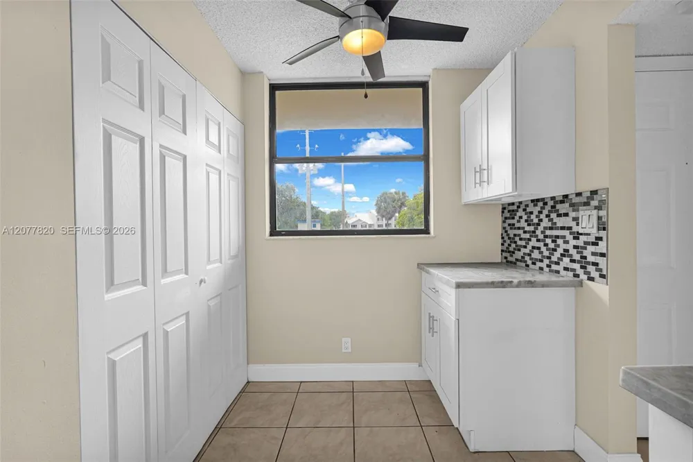 117 Lake Emerald Dr #204 Oakland Park, FL 33309