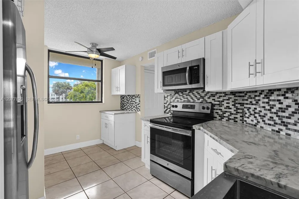 117 Lake Emerald Dr #204 Oakland Park, FL 33309
