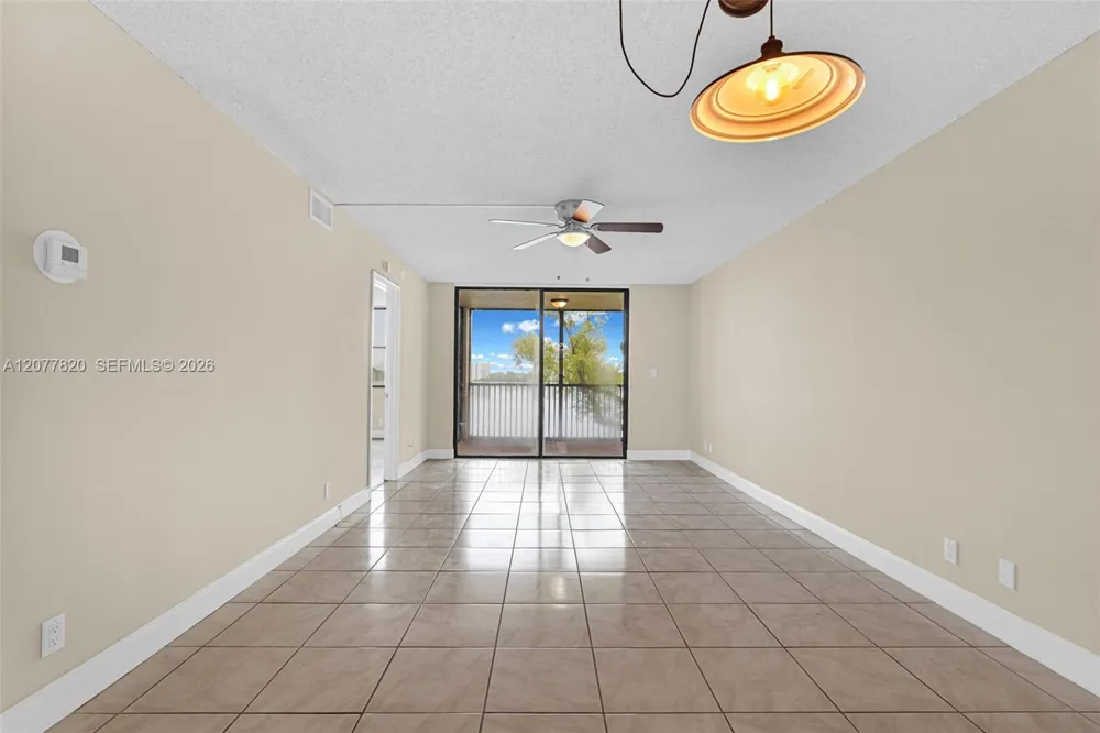 117 Lake Emerald Dr #204 Oakland Park, FL 33309
