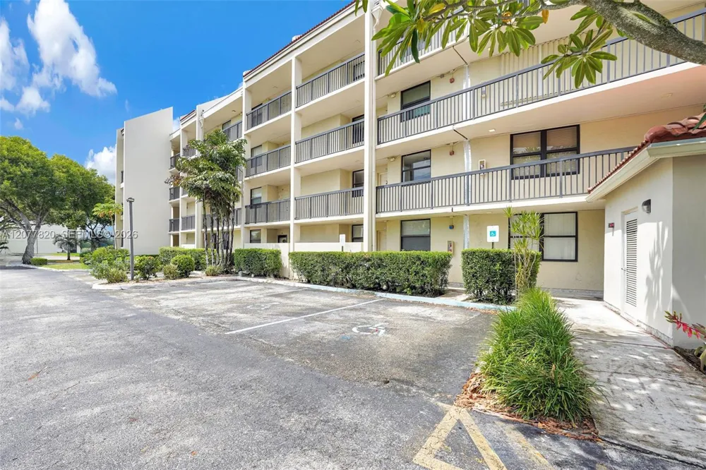 117 Lake Emerald Dr #204 Oakland Park, FL 33309