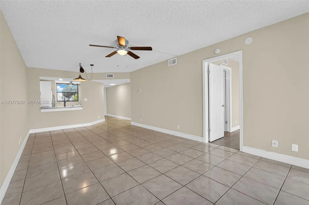 117 Lake Emerald Dr #204 Oakland Park, FL 33309