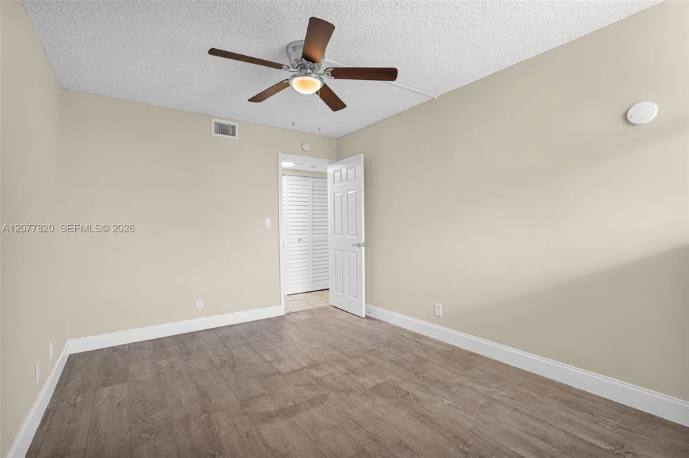 117 Lake Emerald Dr #204 Oakland Park, FL 33309