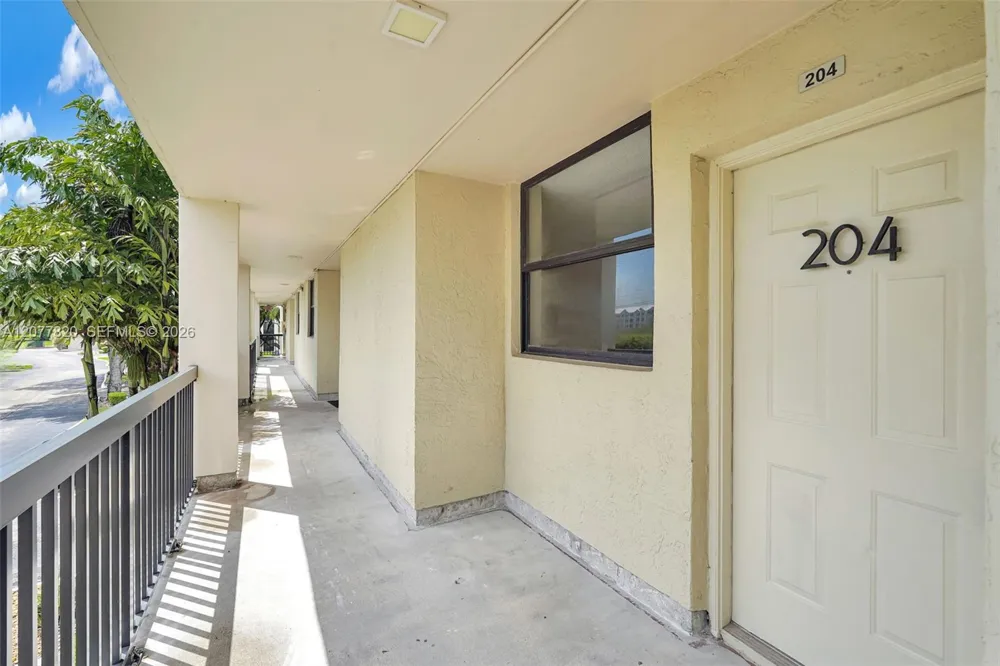 117 Lake Emerald Dr #204 Oakland Park, FL 33309