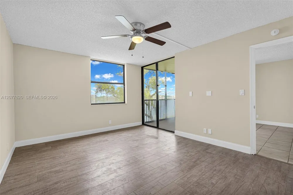 117 Lake Emerald Dr #204 Oakland Park, FL 33309