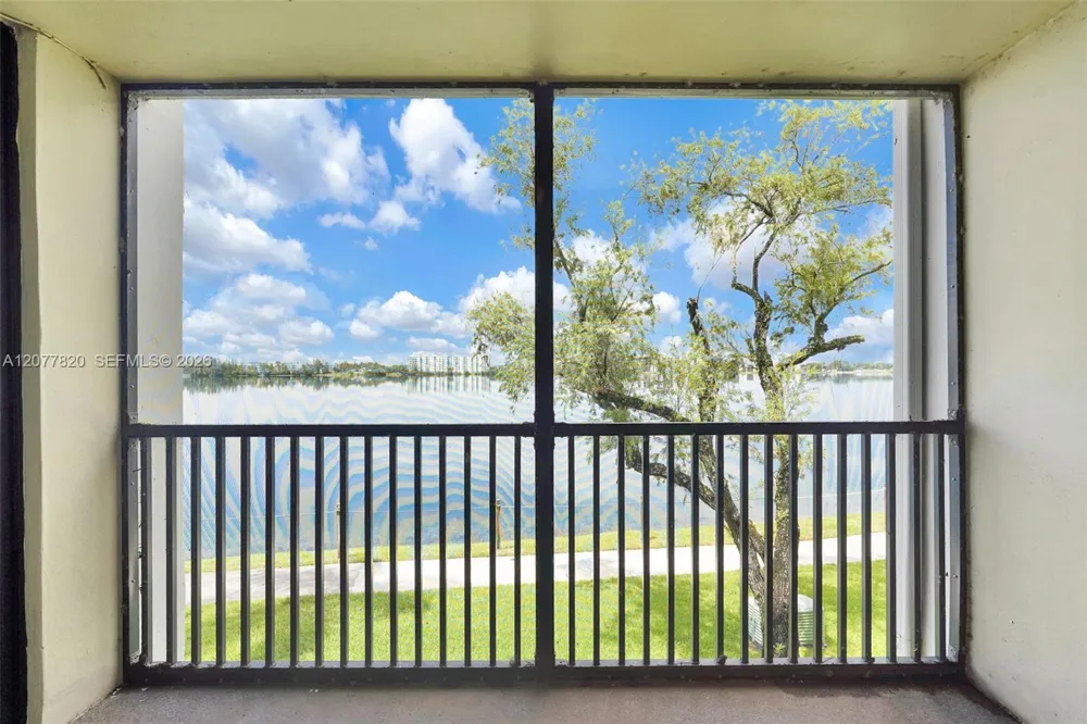 117 Lake Emerald Dr #204 Oakland Park, FL 33309