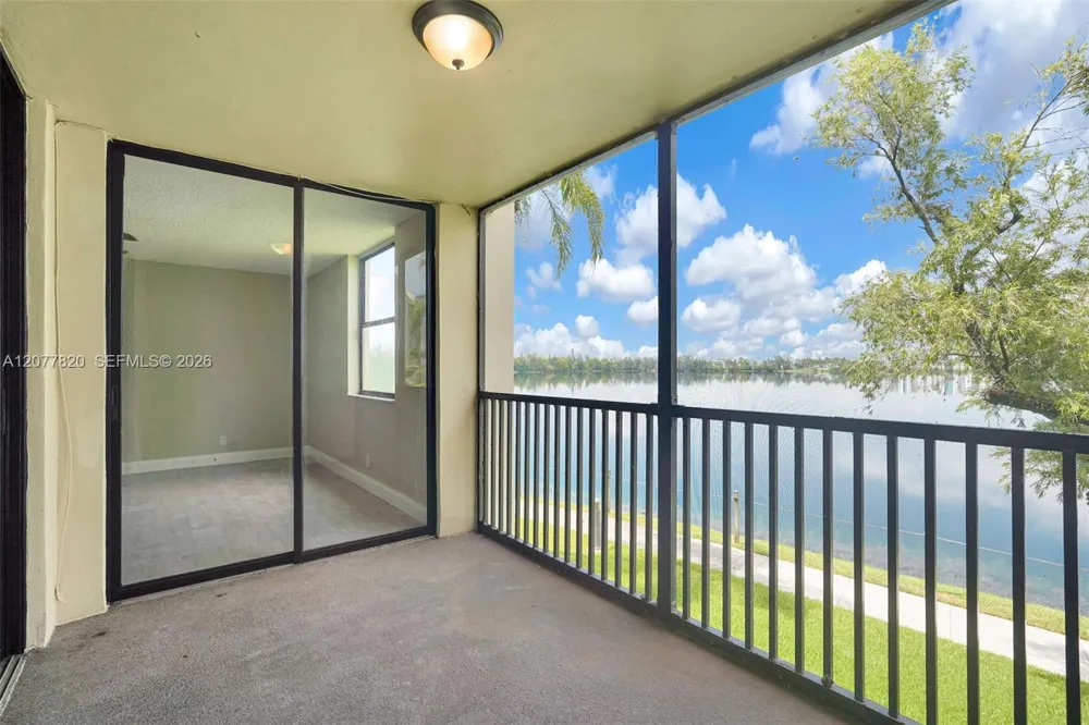 117 Lake Emerald Dr #204 Oakland Park, FL 33309