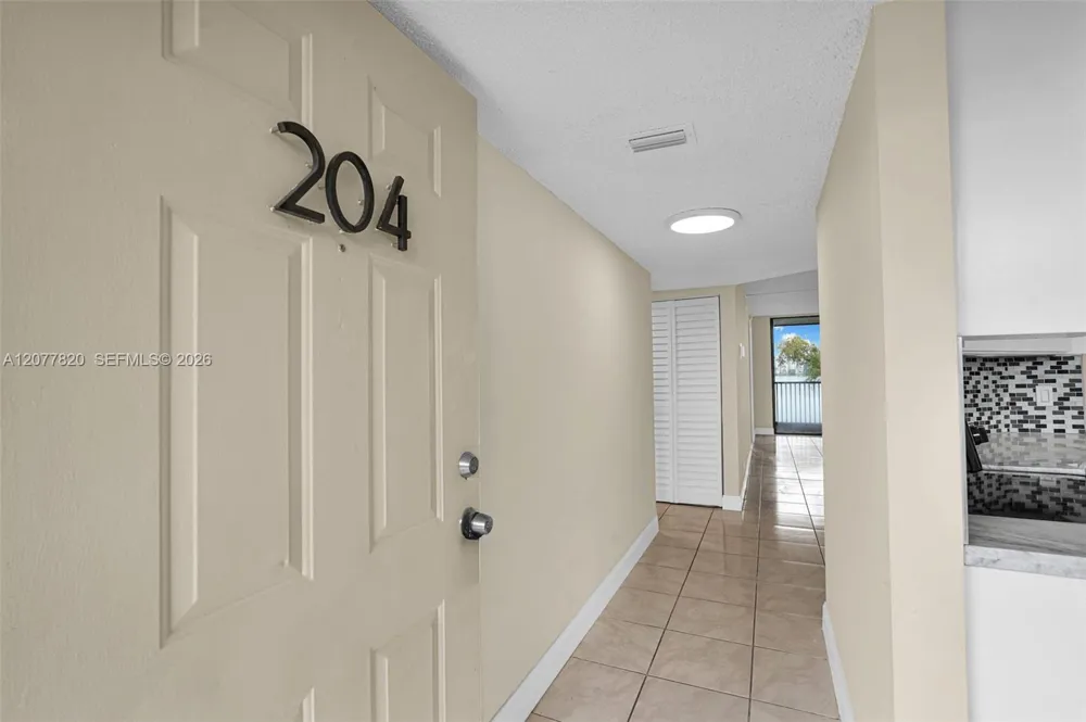 117 Lake Emerald Dr #204 Oakland Park, FL 33309