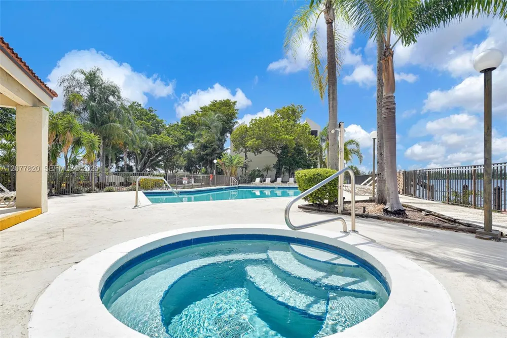 117 Lake Emerald Dr #204 Oakland Park, FL 33309