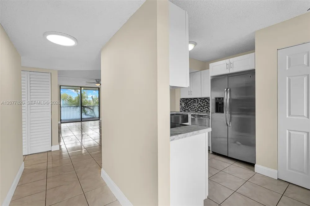 117 Lake Emerald Dr #204 Oakland Park, FL 33309