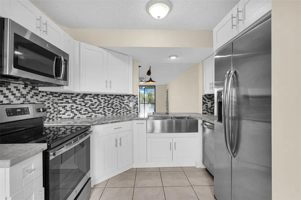 117 Lake Emerald Dr #204 Oakland Park, FL 33309