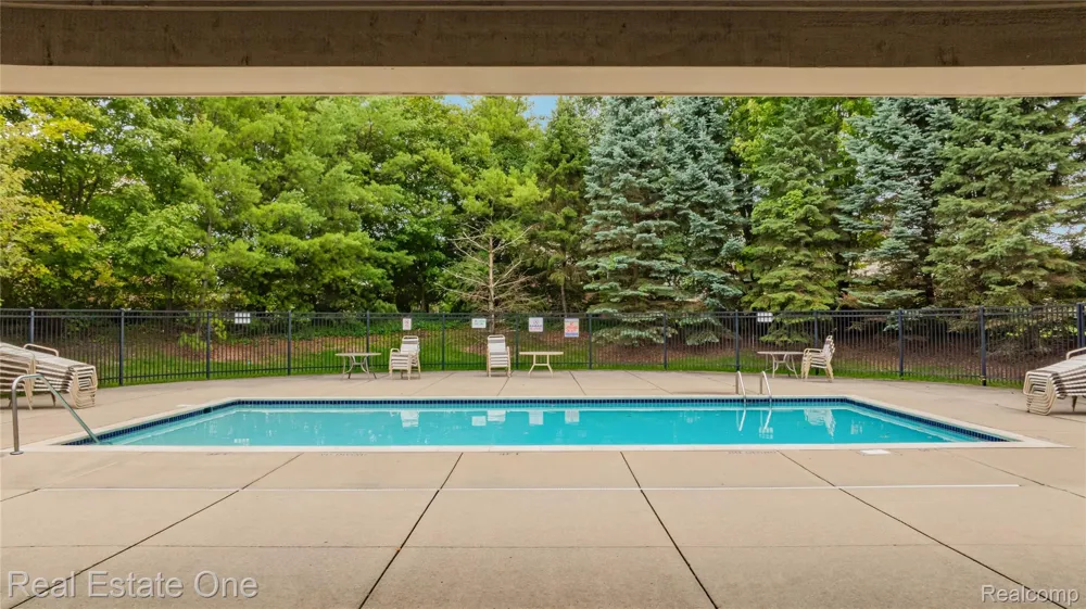 27062 Victoria Road Novi City, MI 48374