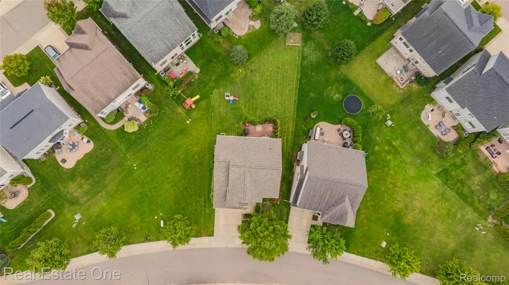 27062 Victoria Road Novi City, MI 48374
