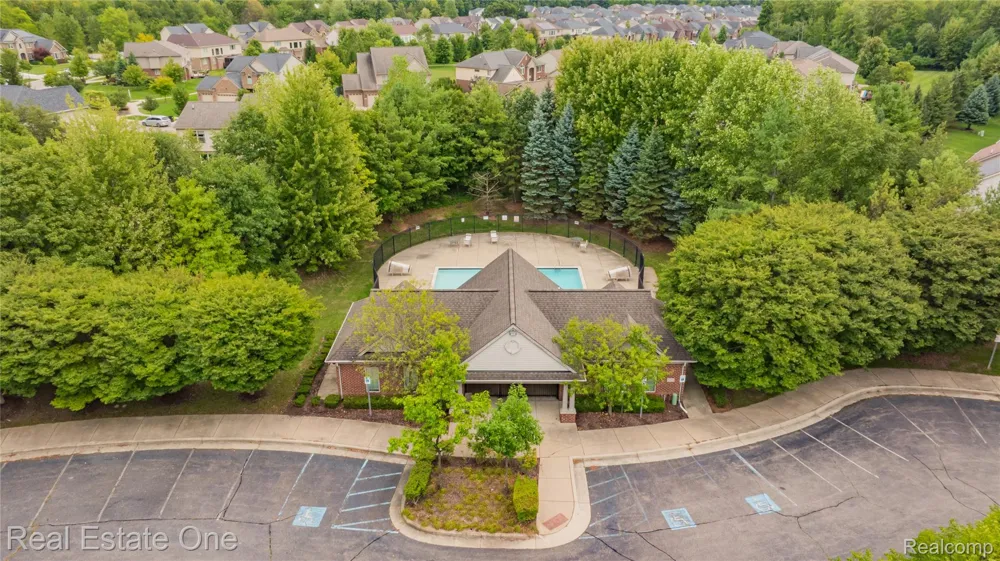 27062 Victoria Road Novi City, MI 48374