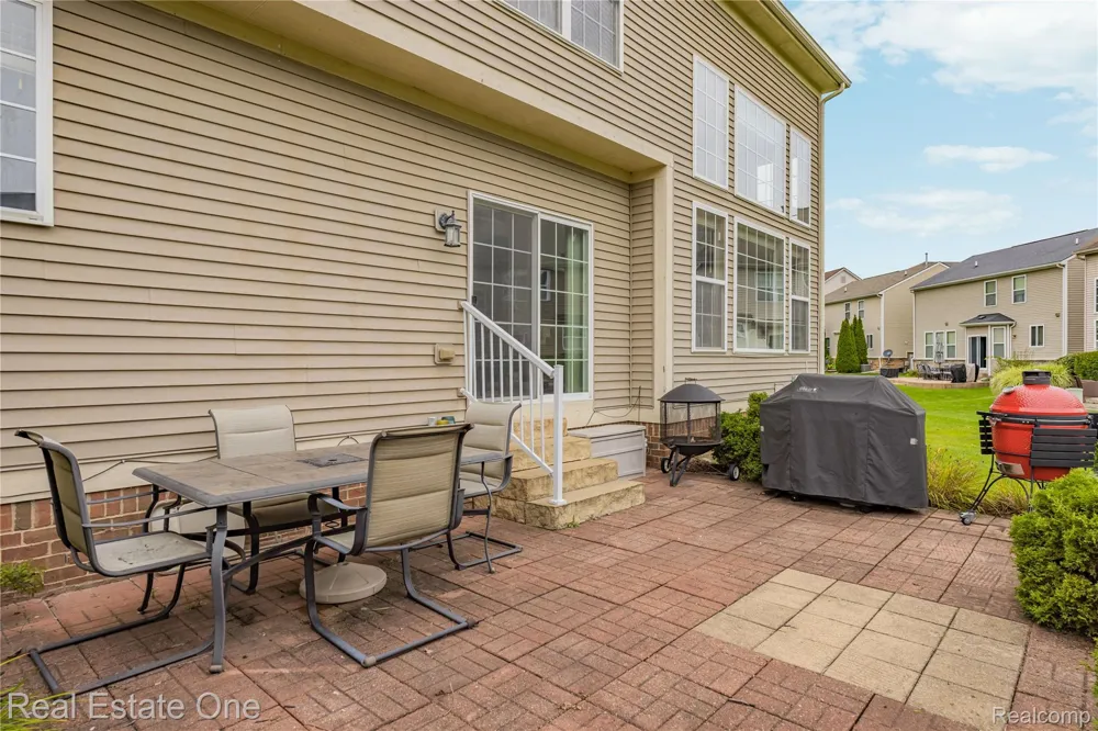 27062 Victoria Road Novi City, MI 48374