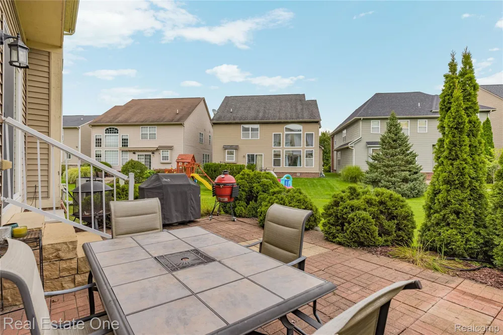 27062 Victoria Road Novi City, MI 48374