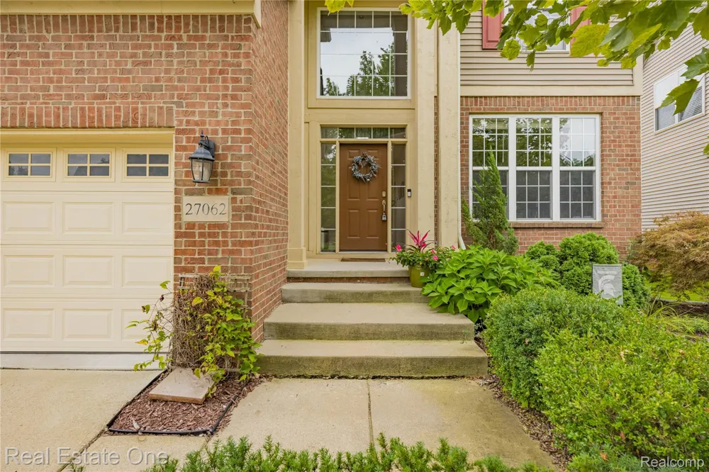 27062 Victoria Road Novi City, MI 48374