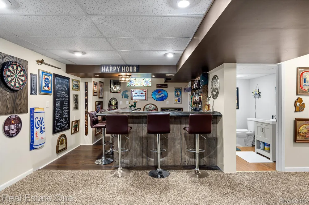 27062 Victoria Road Novi City, MI 48374