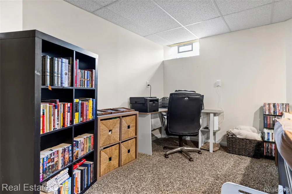 27062 Victoria Road Novi City, MI 48374