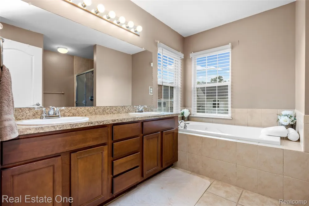 27062 Victoria Road Novi City, MI 48374