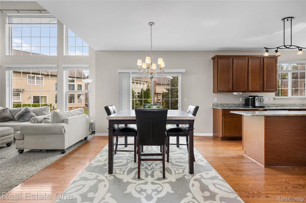 27062 Victoria Road Novi City, MI 48374