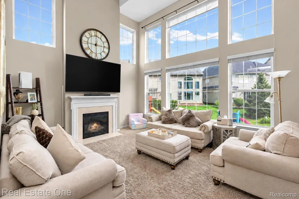 27062 Victoria Road Novi City, MI 48374