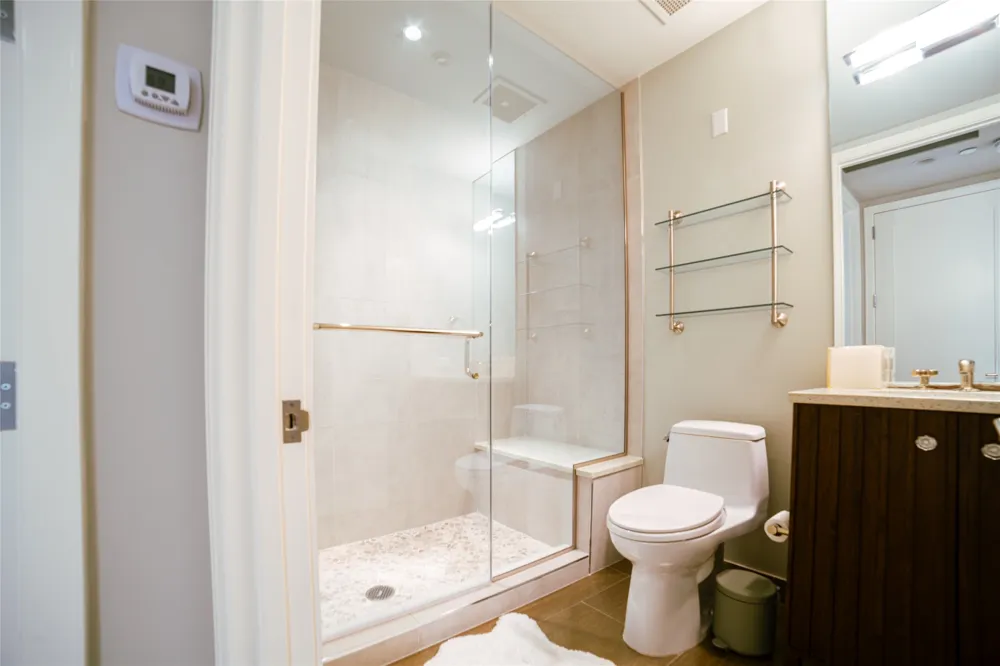 200 Congress Avenue #11C Austin, TX 78701