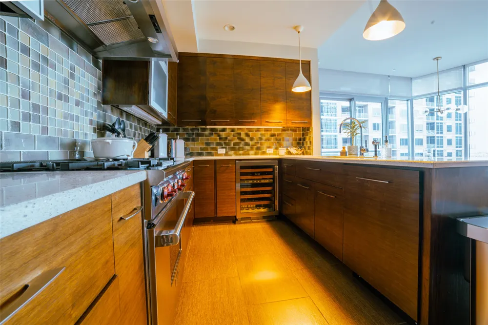 200 Congress Avenue #11C Austin, TX 78701