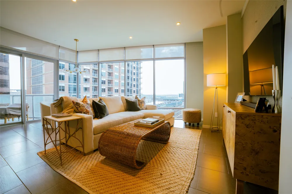 200 Congress Avenue #11C Austin, TX 78701