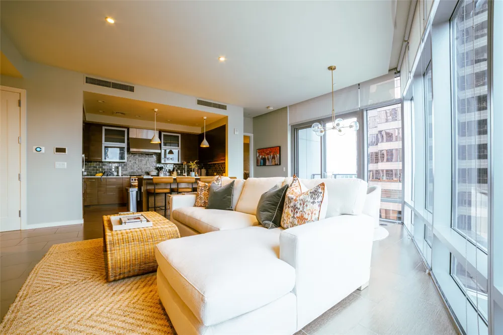 200 Congress Avenue #11C Austin, TX 78701