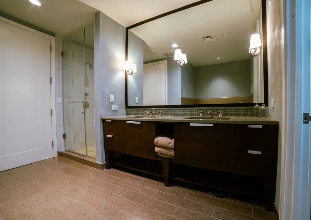 200 Congress Avenue #11C Austin, TX 78701