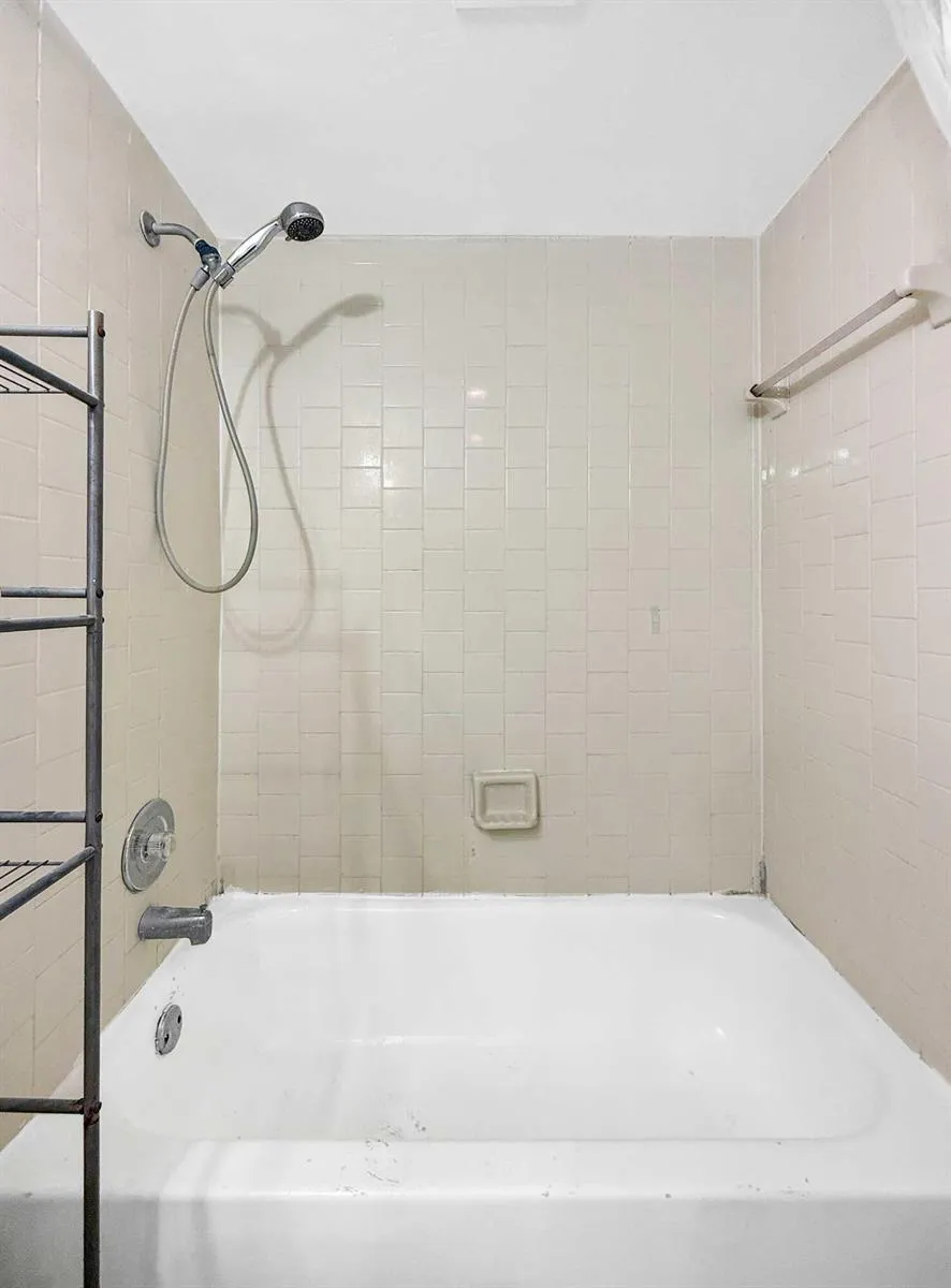 8290 LAKE DRIVE #250 Doral, FL 33166