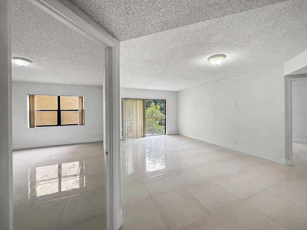 8290 LAKE DRIVE #250 Doral, FL 33166