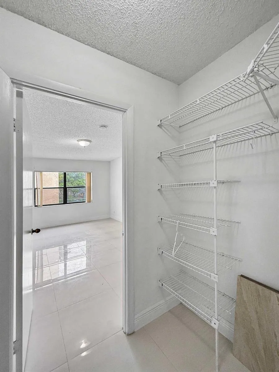 8290 LAKE DRIVE #250 Doral, FL 33166