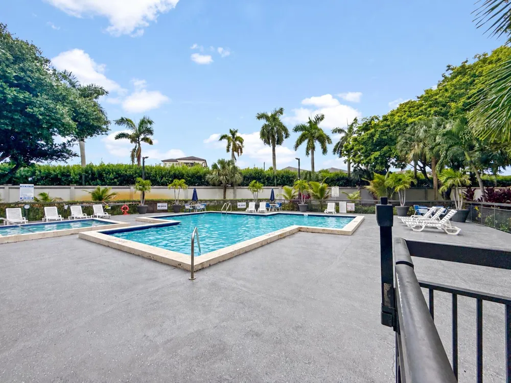 8290 LAKE DRIVE #250 Doral, FL 33166