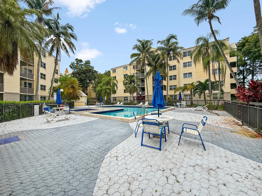 8290 LAKE DRIVE #250 Doral, FL 33166
