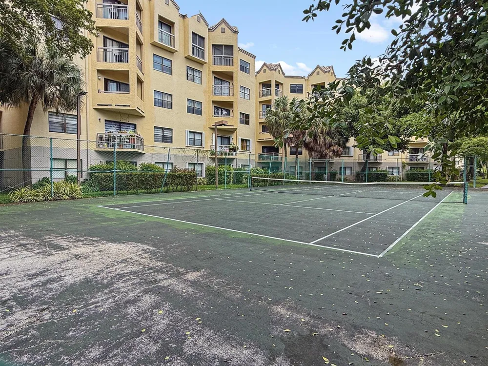 8290 LAKE DRIVE #250 Doral, FL 33166