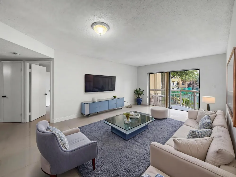 8290 LAKE DRIVE #250 Doral, FL 33166