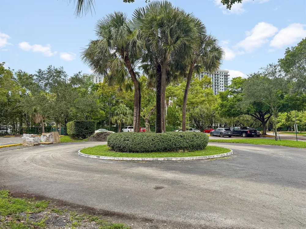 8290 LAKE DRIVE #250 Doral, FL 33166