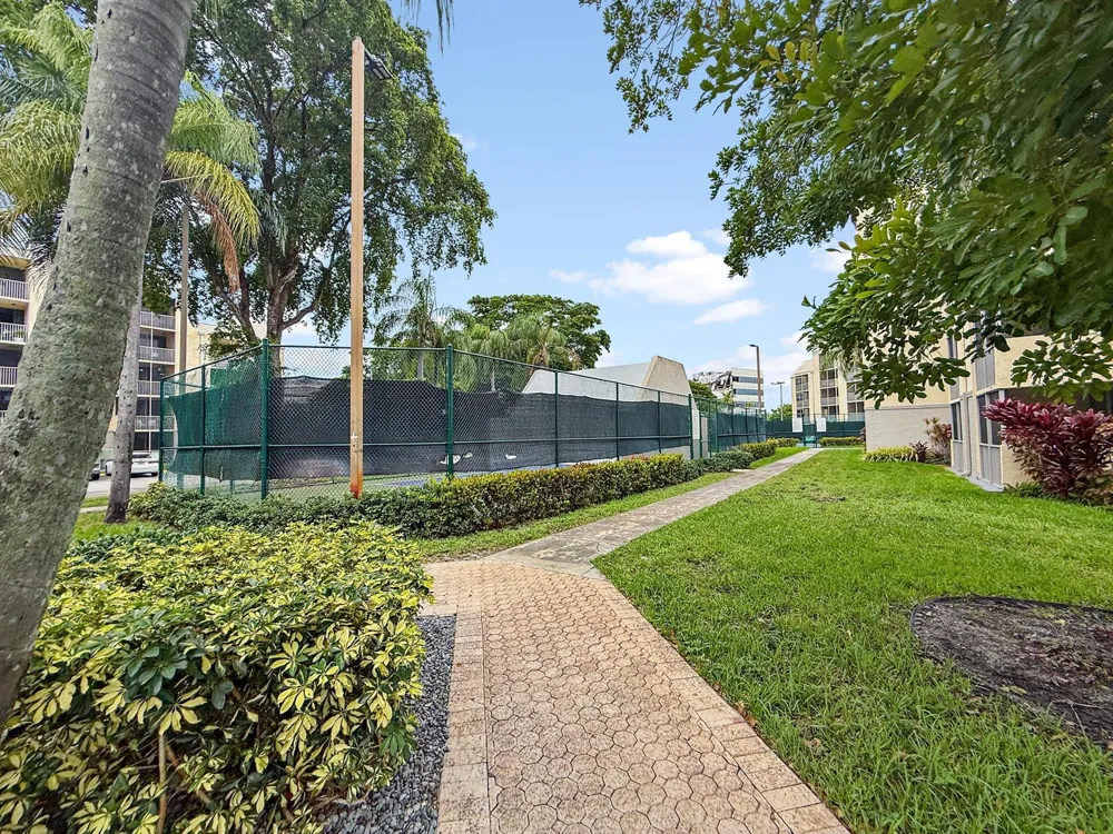 8290 LAKE DRIVE #250 Doral, FL 33166