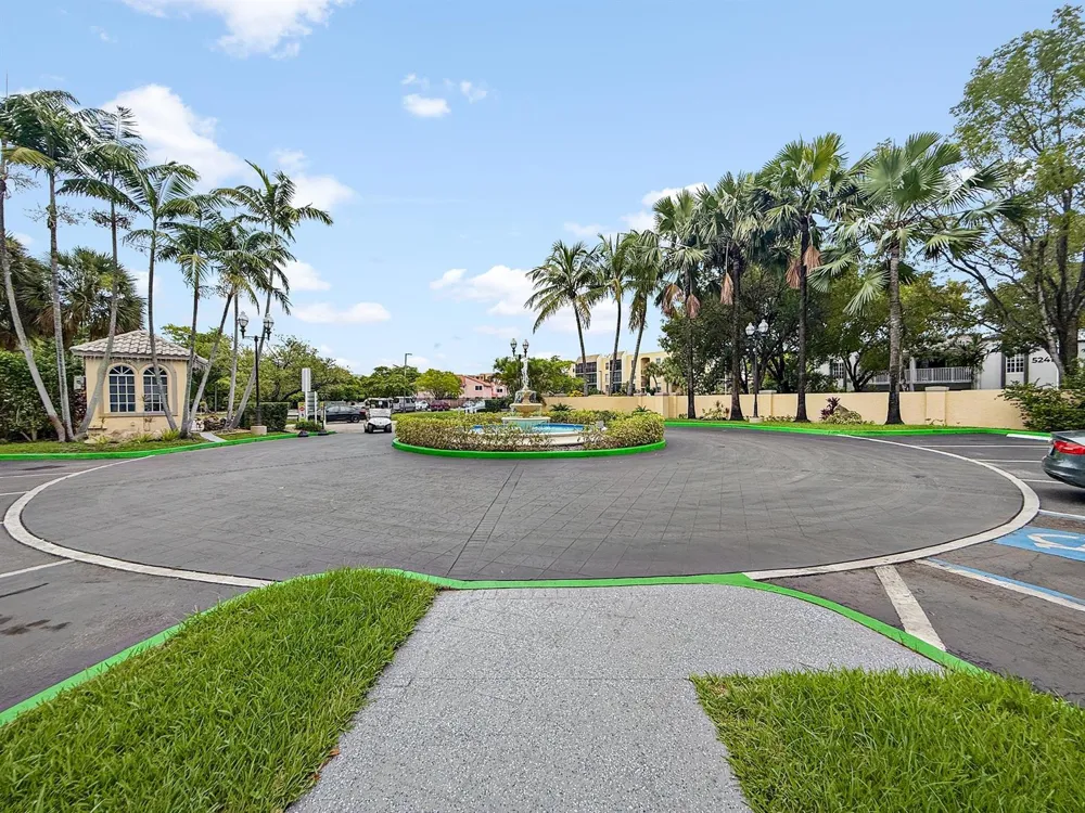 8290 LAKE DRIVE #250 Doral, FL 33166