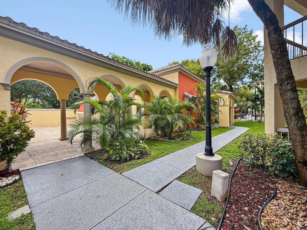 8290 LAKE DRIVE #250 Doral, FL 33166