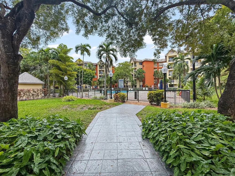 8290 LAKE DRIVE #250 Doral, FL 33166