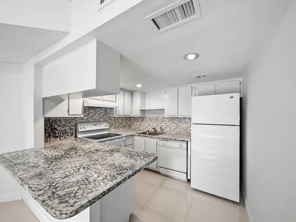 8290 LAKE DRIVE #250 Doral, FL 33166