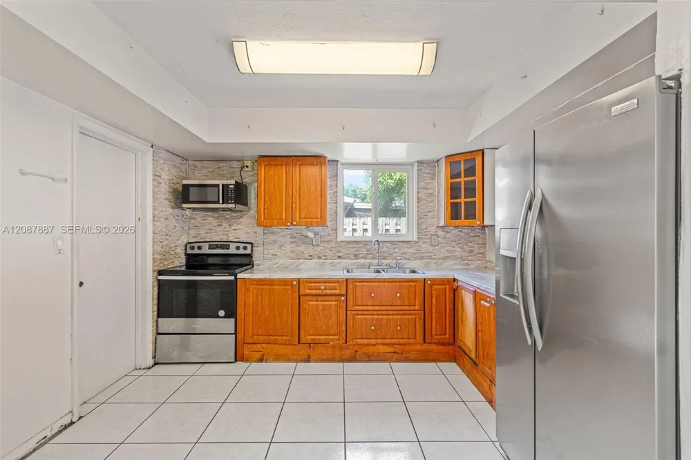 800 NW 48th Ter Plantation, FL 33317